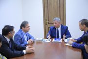 Ректор Бухарского государственного педагогического института, д.п.н., профессор Б.Б. Маъмуров, профессор университета Хаджеттепе (Турция) д-р Нуреттин Демир и декан педагогического факультета Йылдызского технического университета
