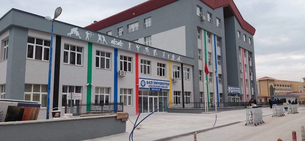 Делегация во главе с ректором Бухарского государственного педагогического института Баходиром Маъмуровым ознакомилась с деятельностью факультетов Университета Гази