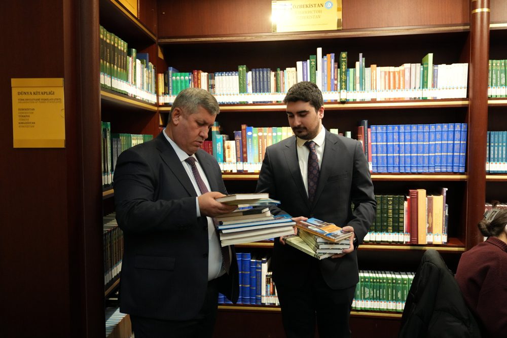 Книги коллектива Бухарского государственного педагогического института переданы Национальной библиотеке в городе Анкара