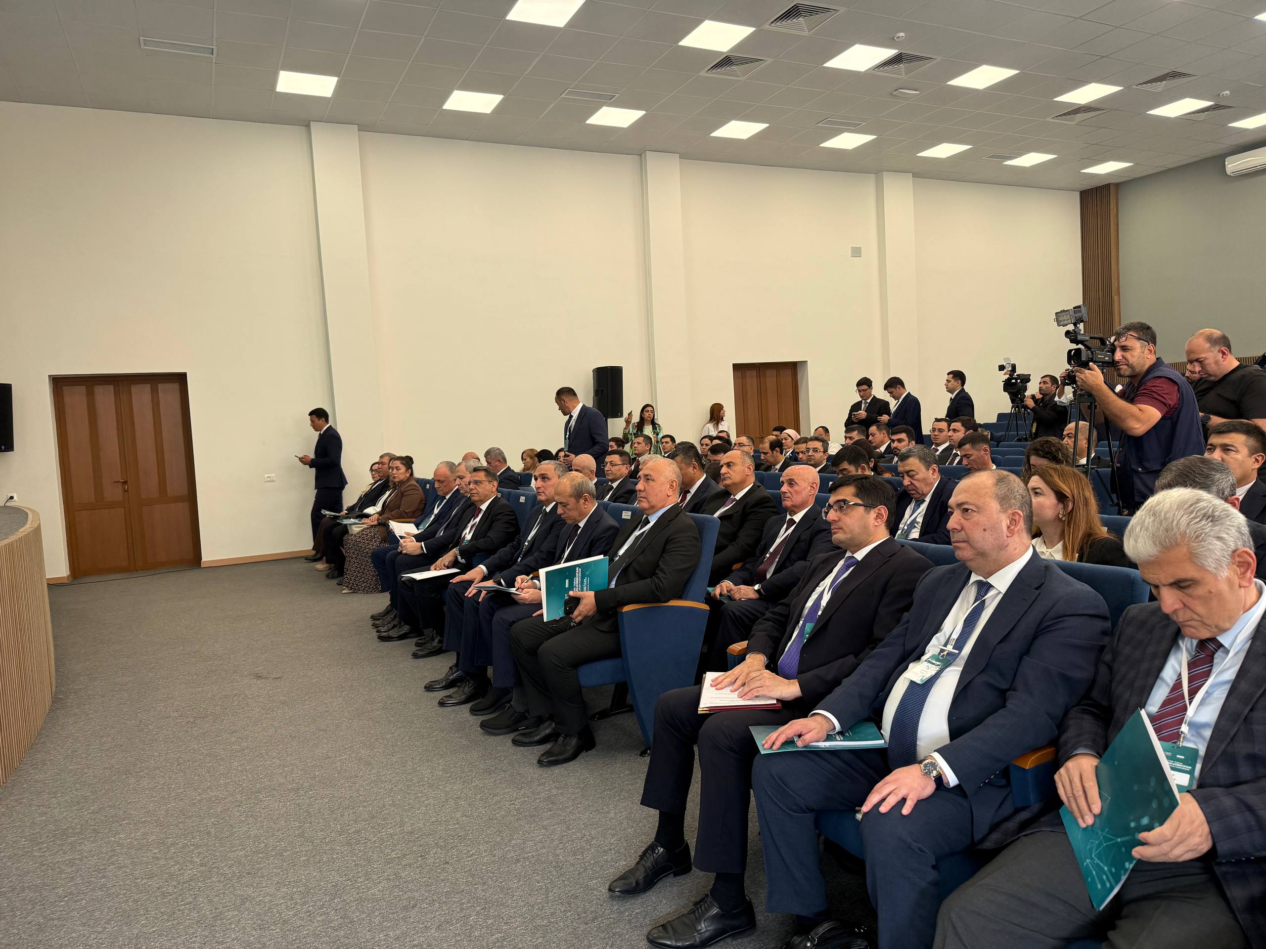 Узбекистан–Азербайджан: делегация БГПИ участвует во II форуме ректоров
