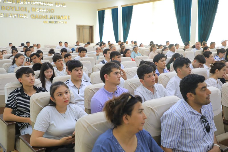 👍 В Бухарском государственном педагогическом институте состоялась премьера художественного фильма «Чапақай», посвящённого узбекскому футболу