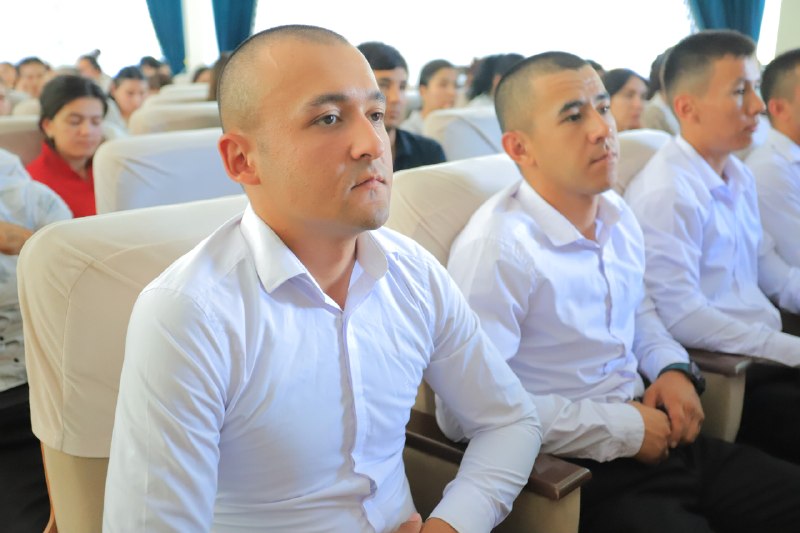 🎓 Организован открытый диалог с выпускной молодёжью