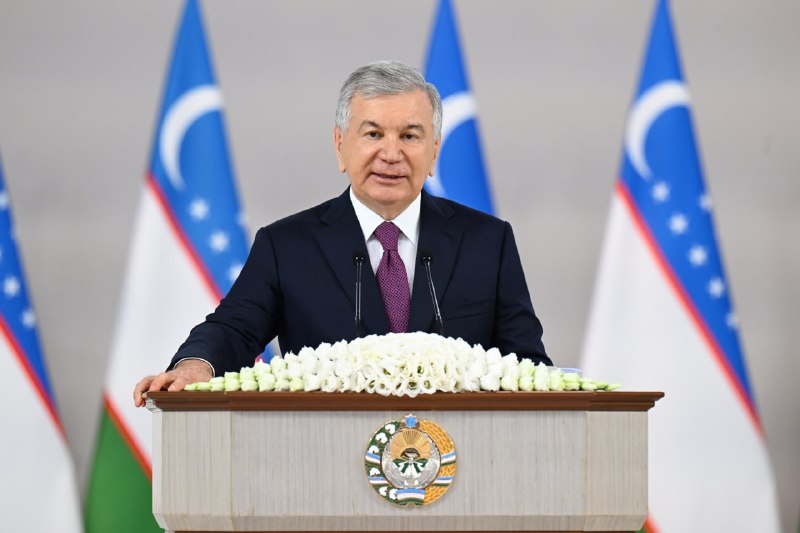 Президент Шавкат Мирзиёев проводит встречу с молодёжью.